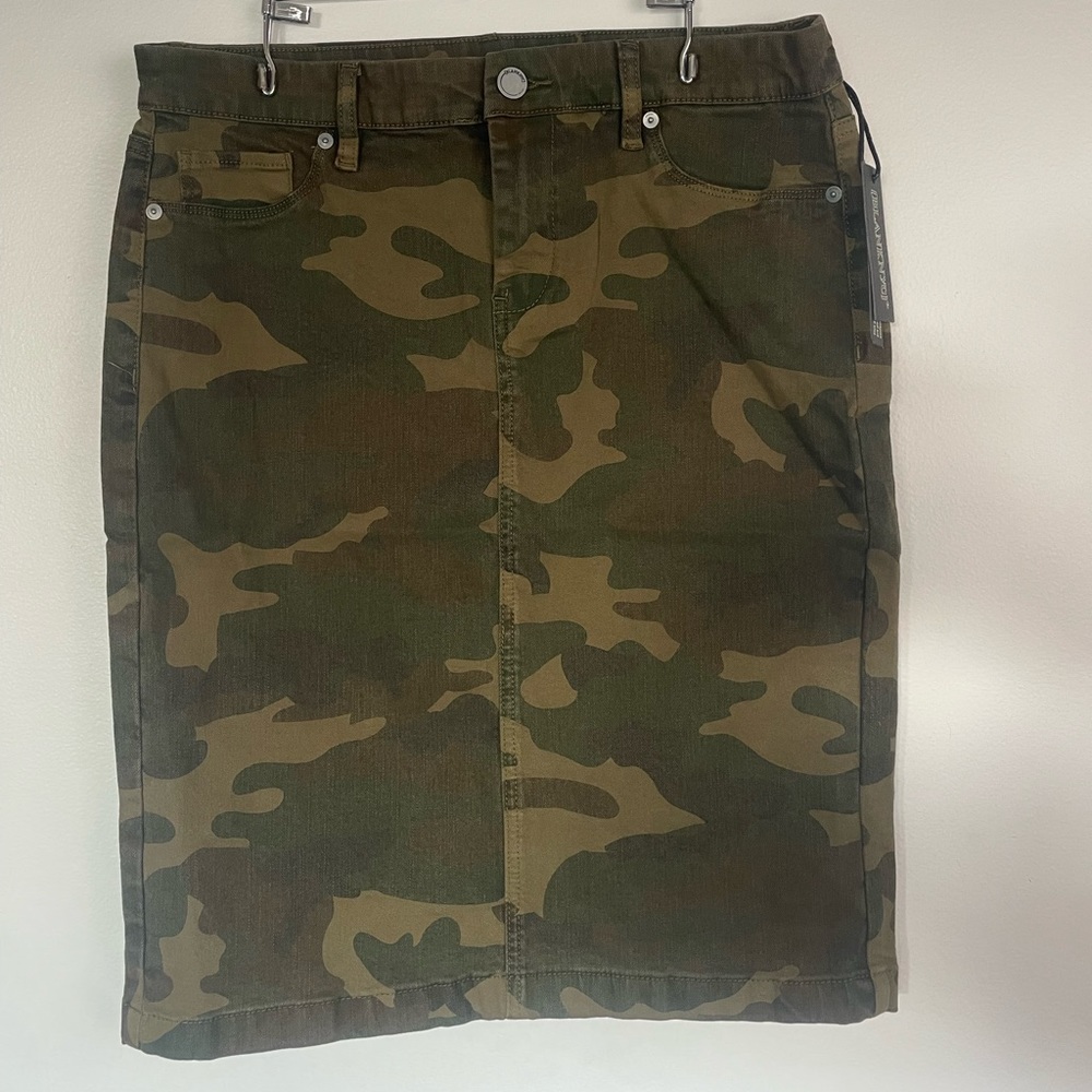 NWT BLANKNYC camo pencil skirt - Size 29